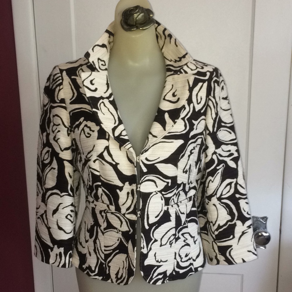 Brown and white floral blazer